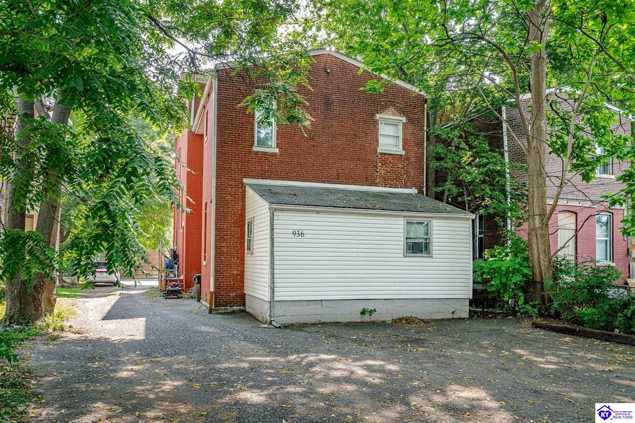 936 S 1st Street Property Photo 3