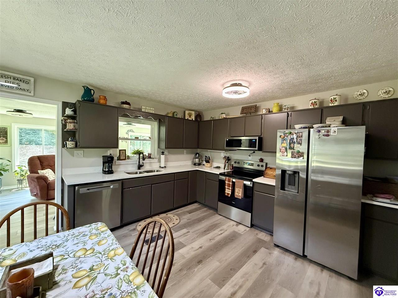 3801 Deer Haven Drive Property Photo 4
