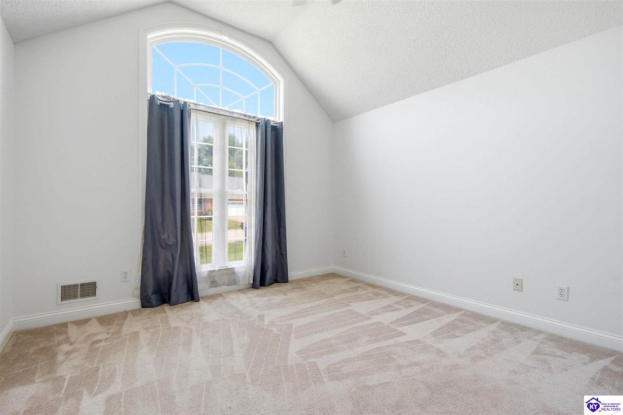 105 Mckenna Way Property Photo 27