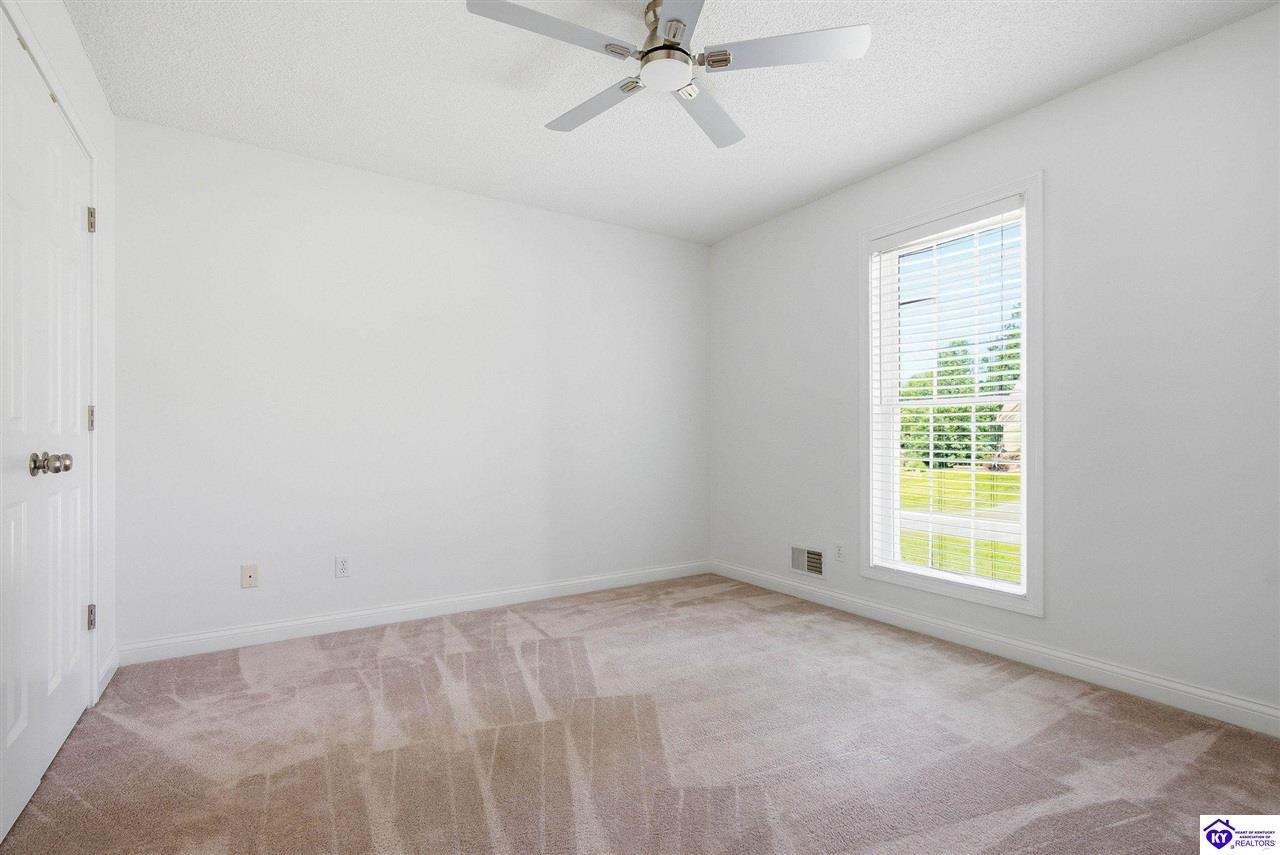 105 Mckenna Way Property Photo 32