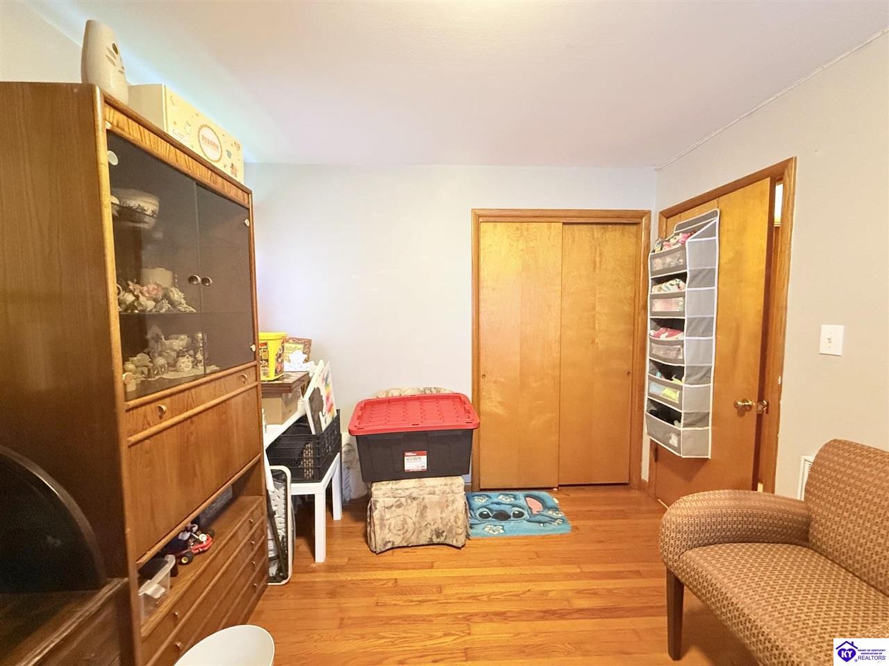 53 Pine Street Property Photo 8