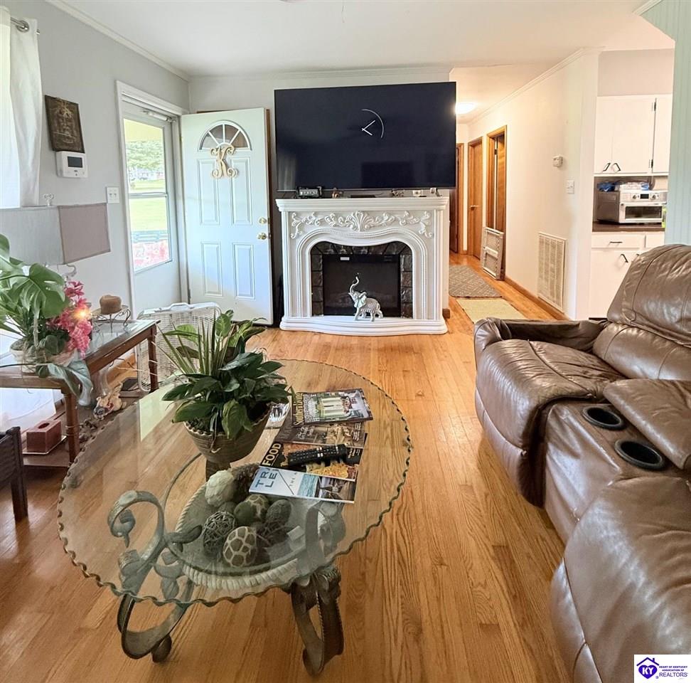 53 Pine Street Property Photo 12