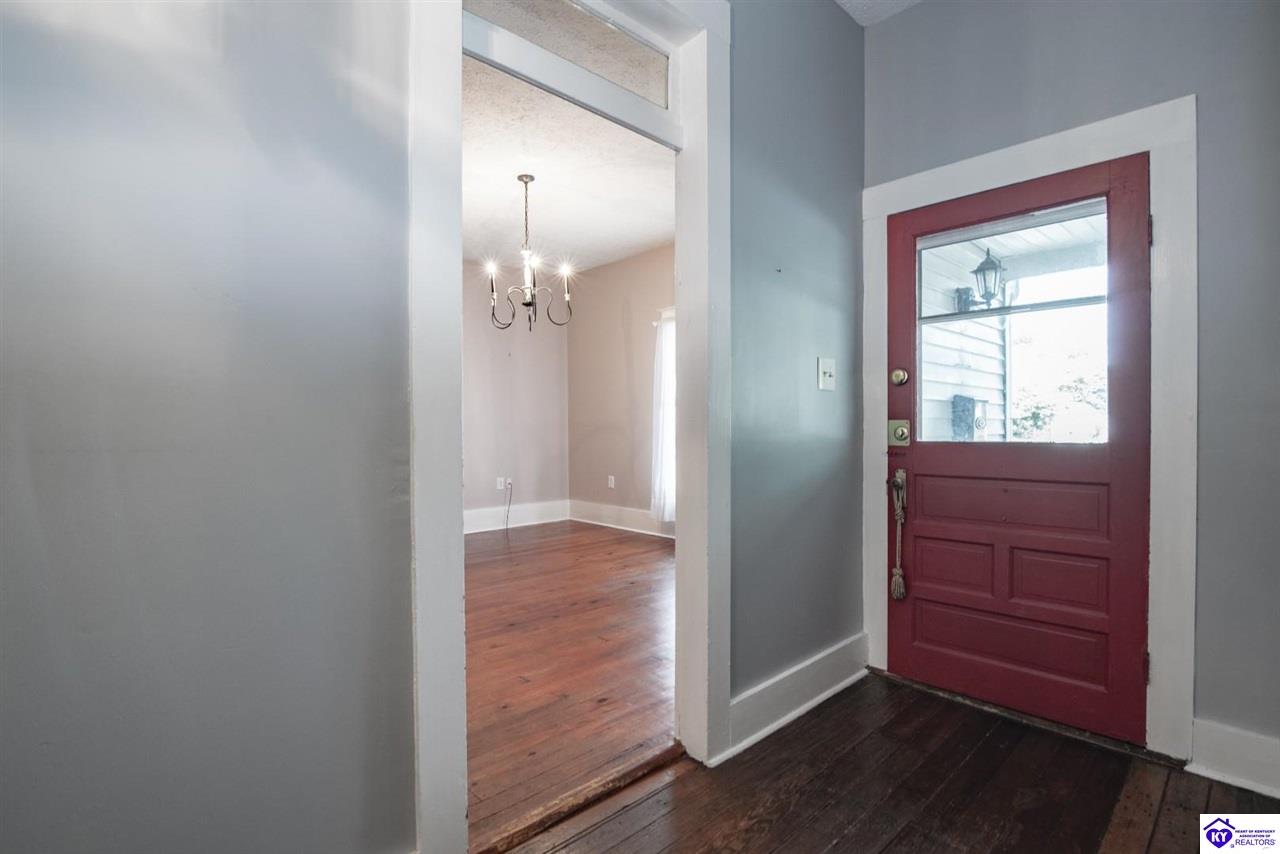 125 S Maple Street Property Photo 16