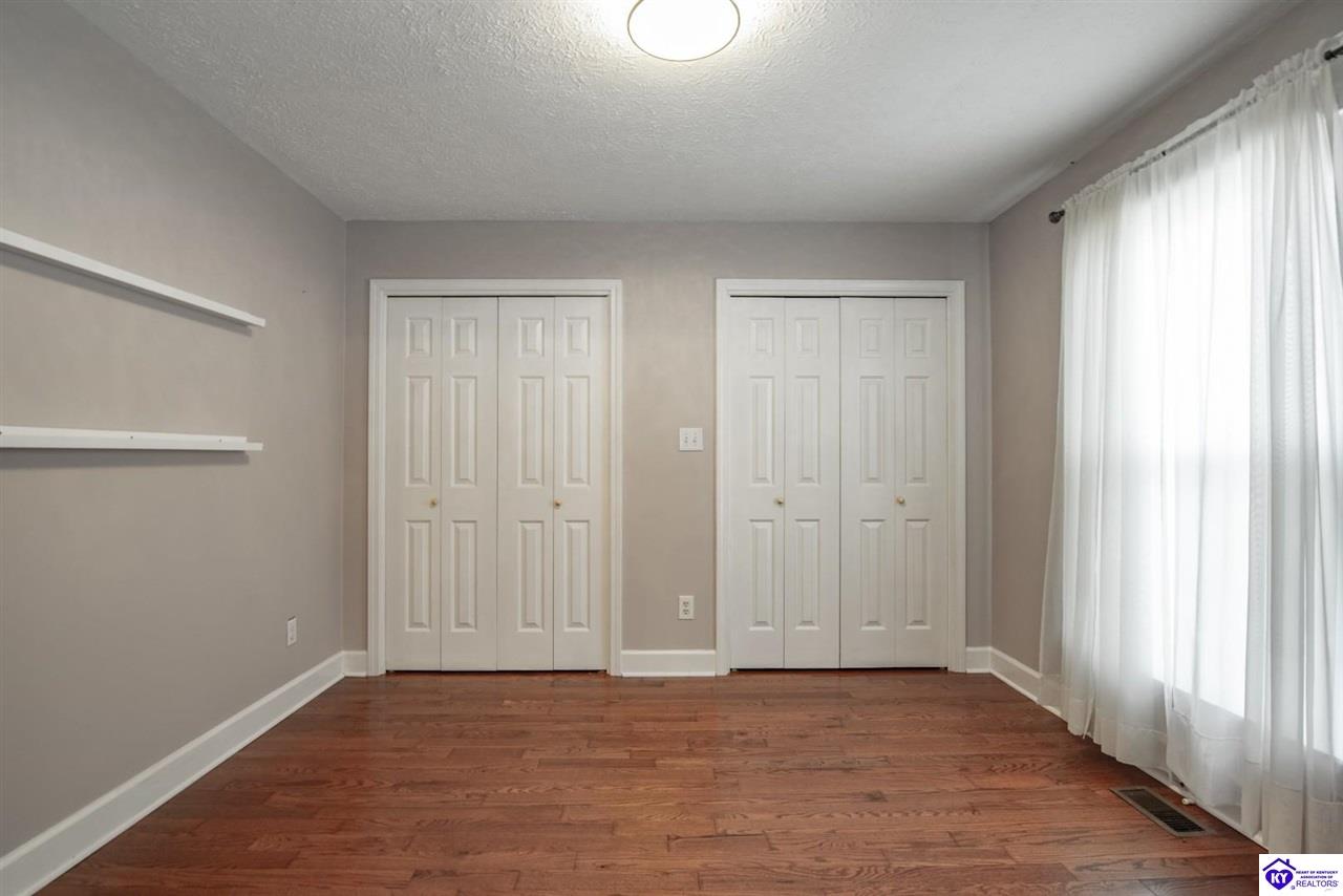 125 S Maple Street Property Photo 25