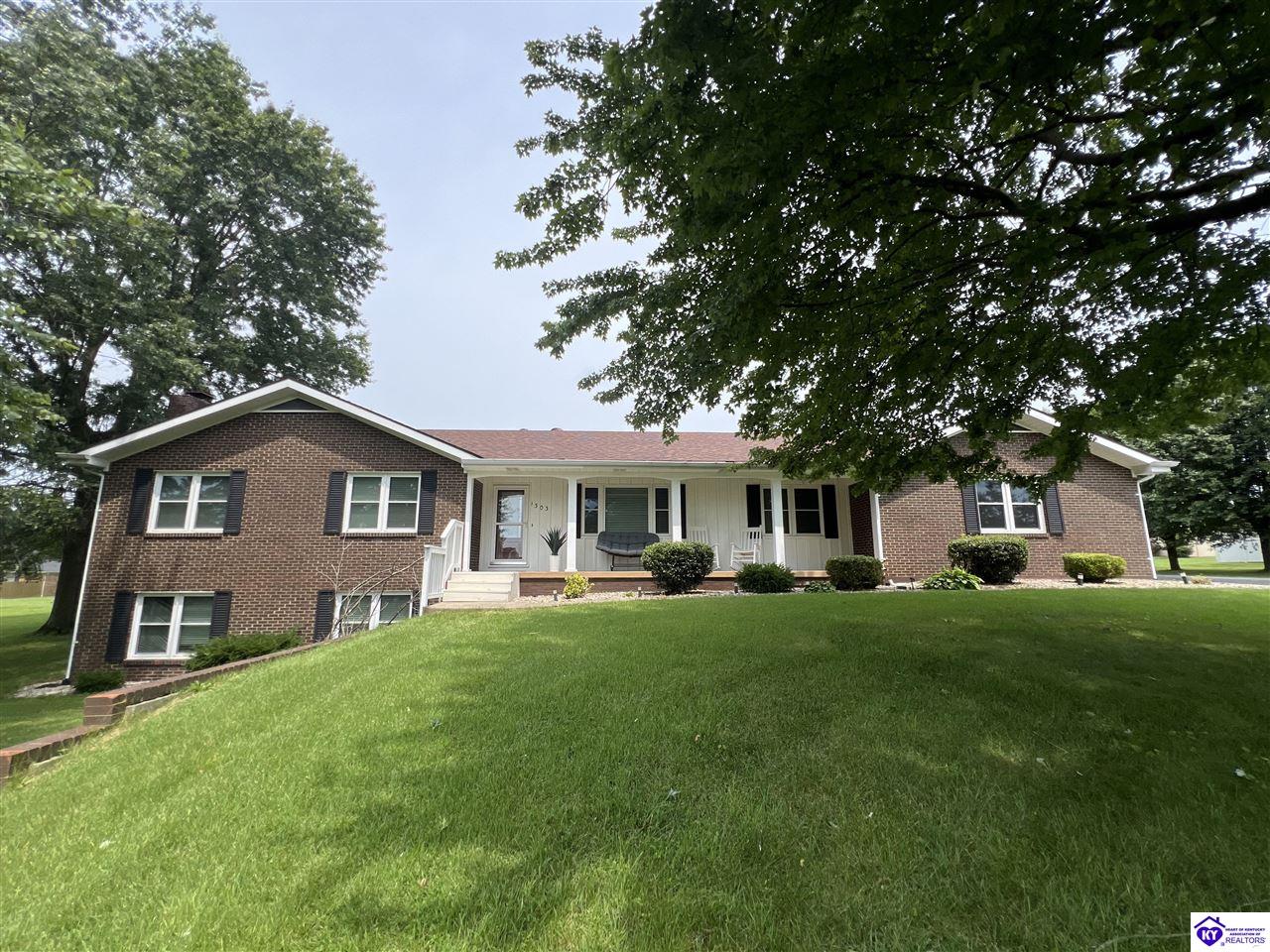 1303 Sheffield Drive Property Photo 2