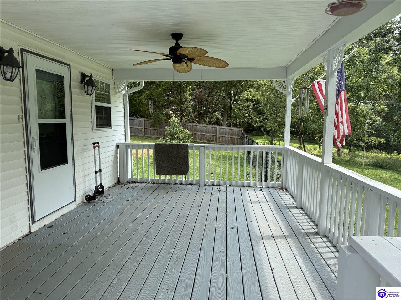 425 Starwood Drive Property Photo 4