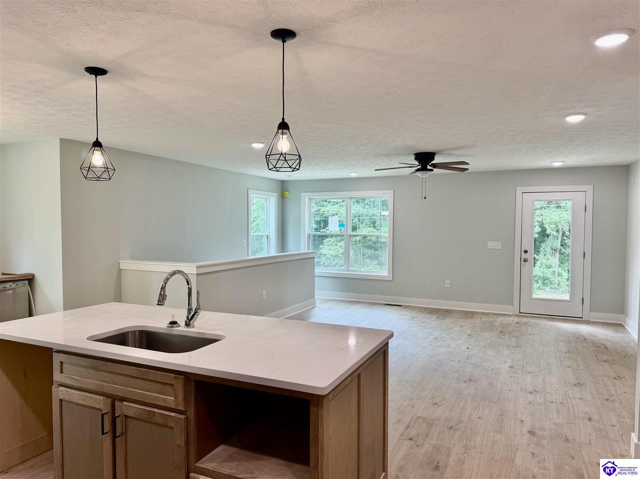 412 Woods Rd Property Photo 11