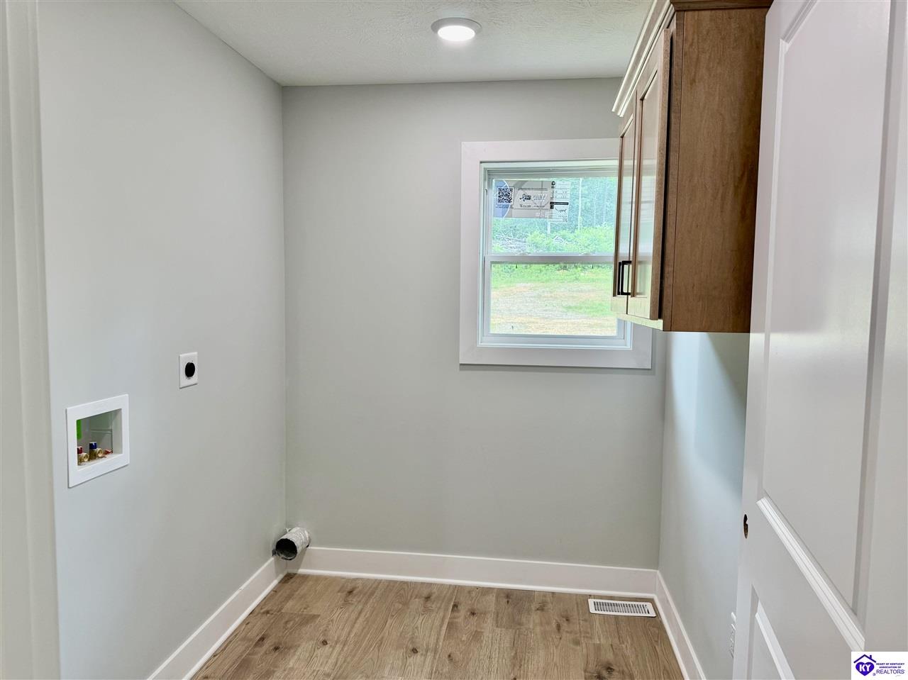 412 Woods Rd Property Photo 13