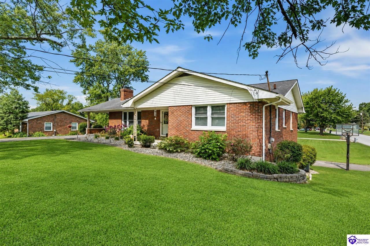 304 Estate Drive Property Photo 4