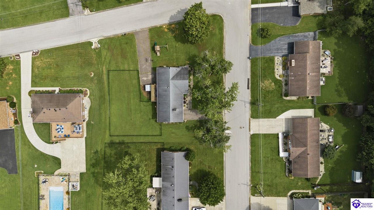 304 Estate Drive Property Photo 5