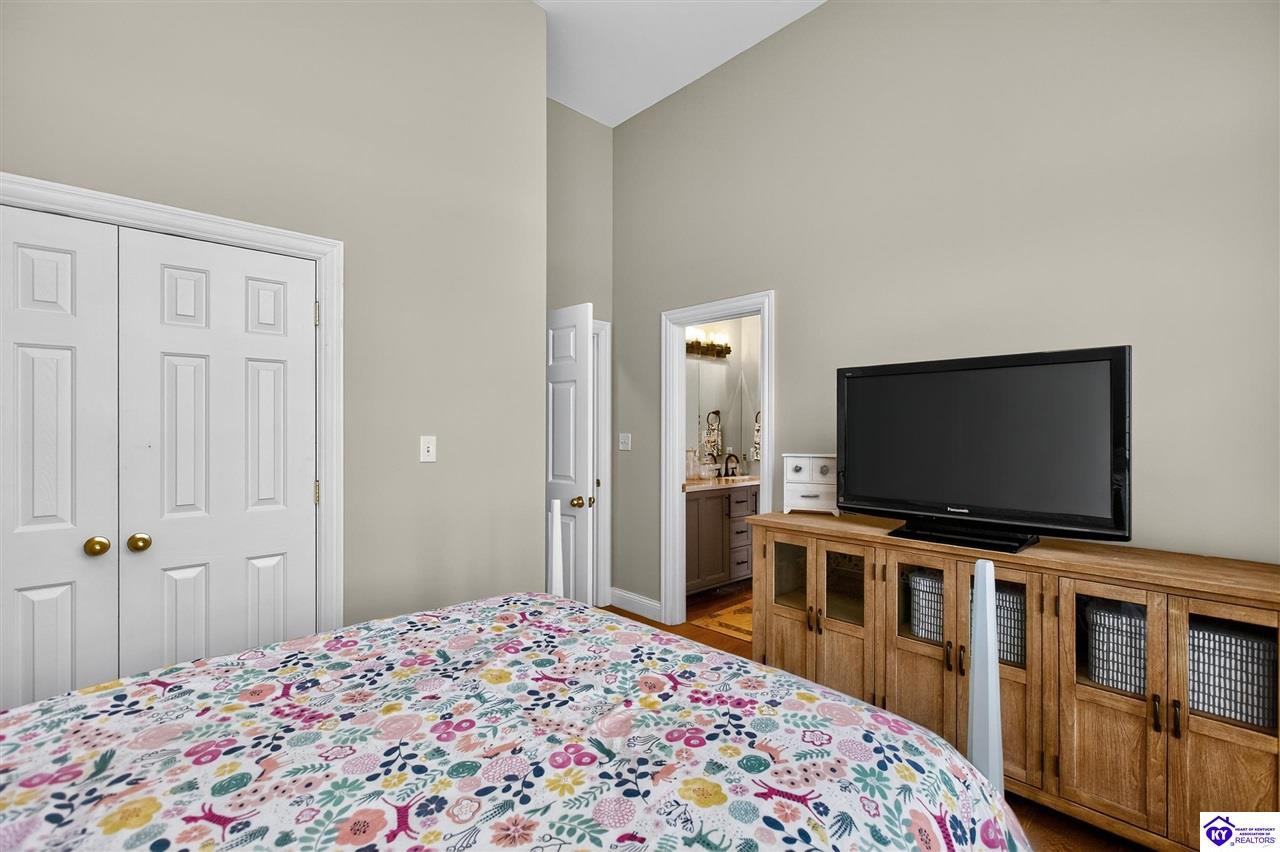 230 Rosewood Drive Property Photo 25