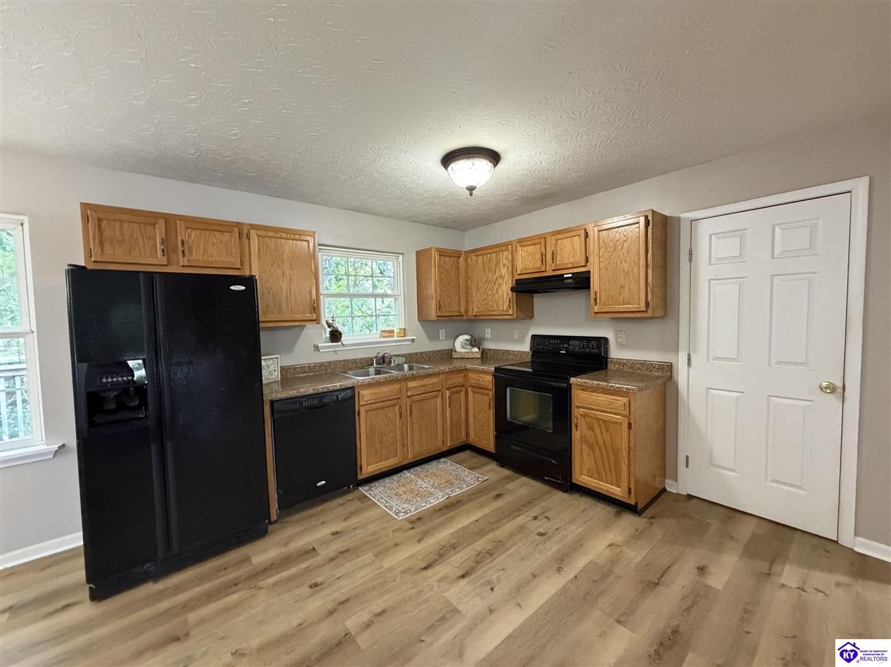 247 Suffolk Drive Property Photo 7