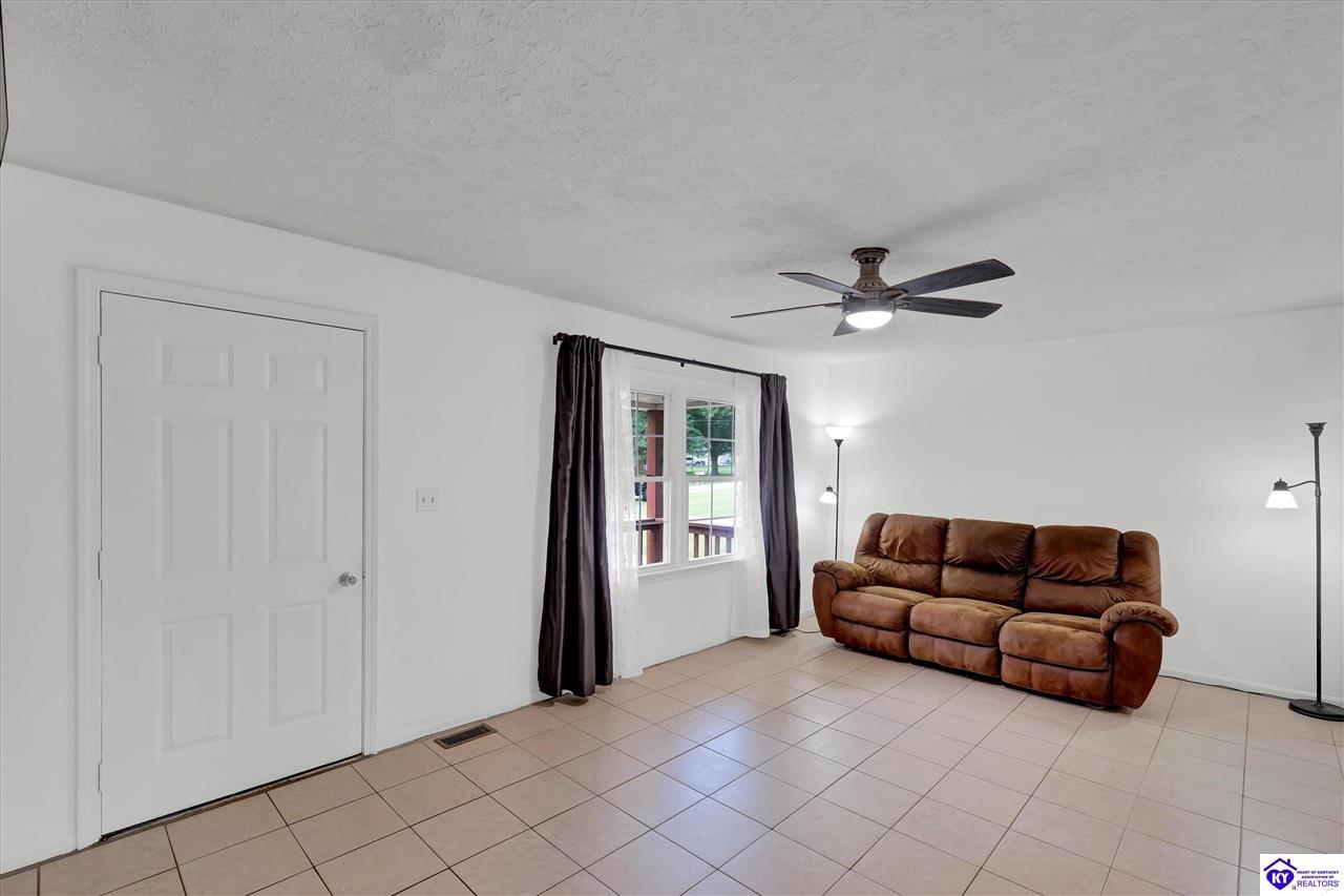 334 Hillcrest Drive Property Photo 9