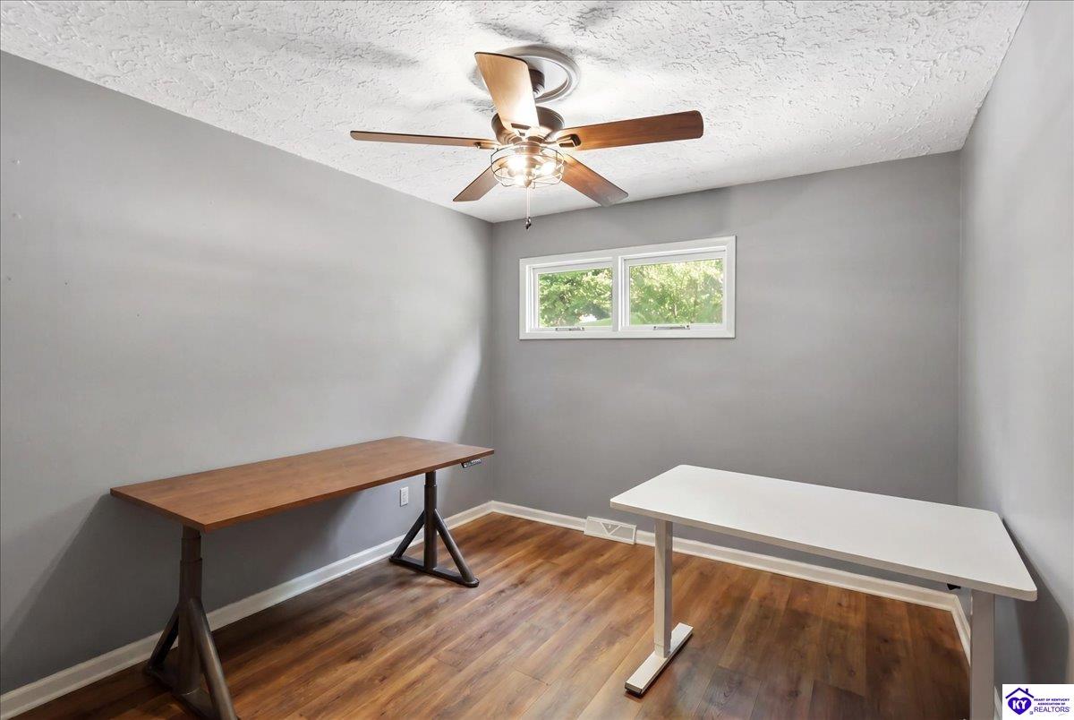 804 Hillview Drive Property Photo 32