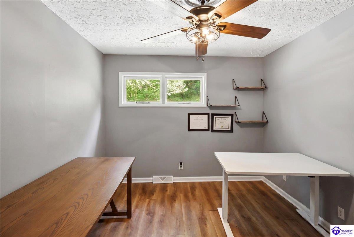 804 Hillview Drive Property Photo 33