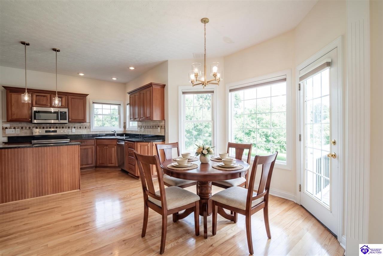 427 Deer Run Way Property Photo 11