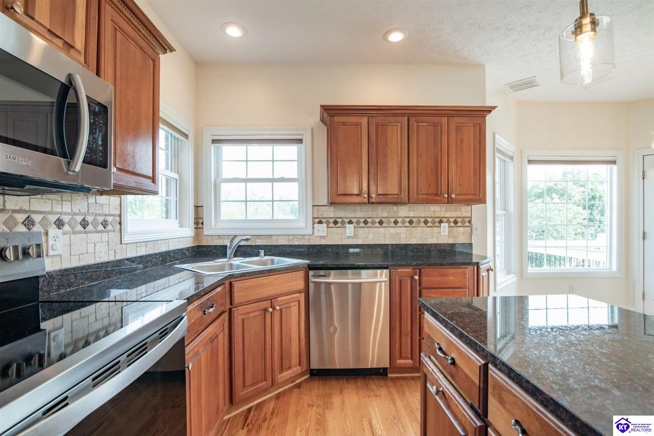 427 Deer Run Way Property Photo 14