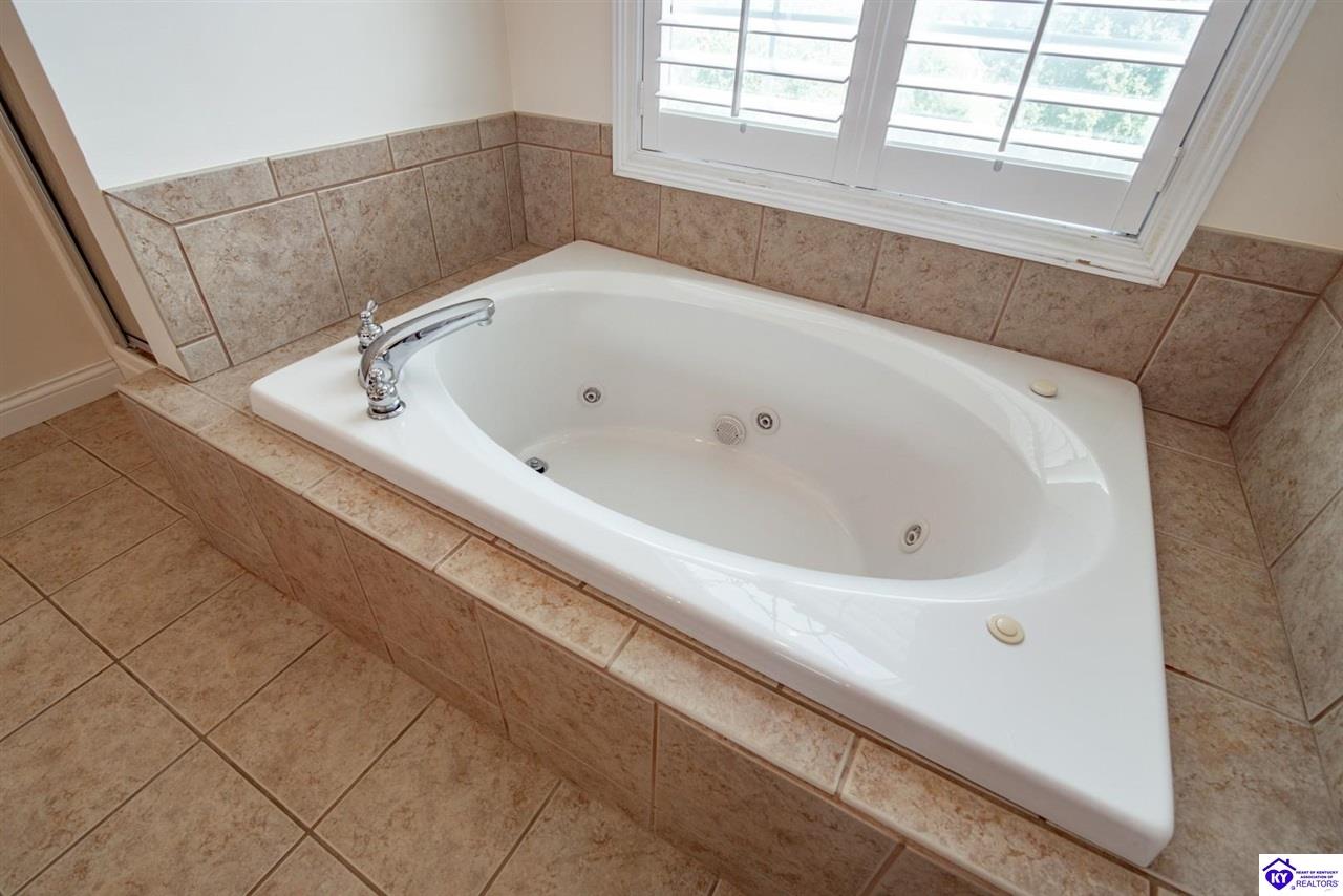 427 Deer Run Way Property Photo 36