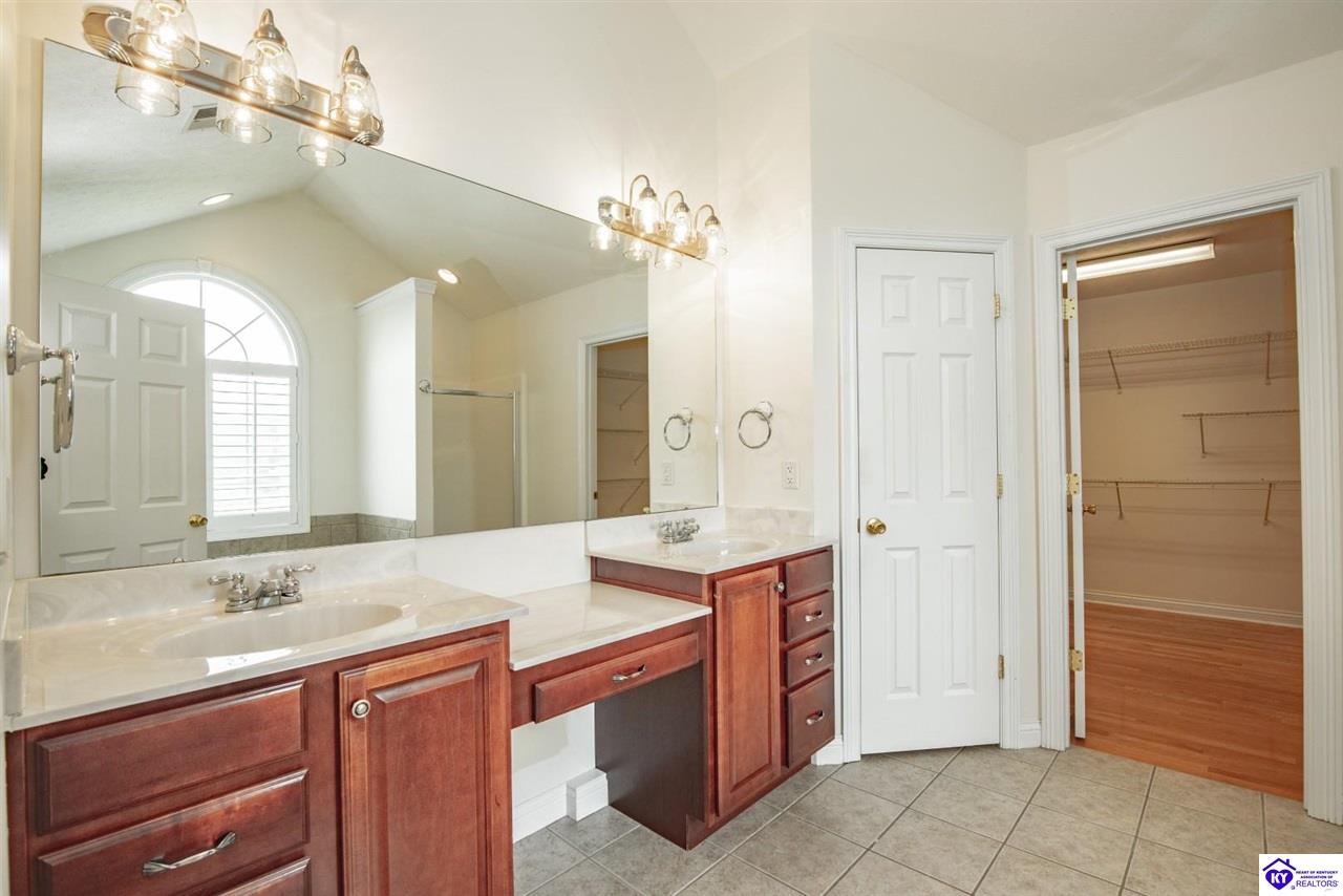 427 Deer Run Way Property Photo 37