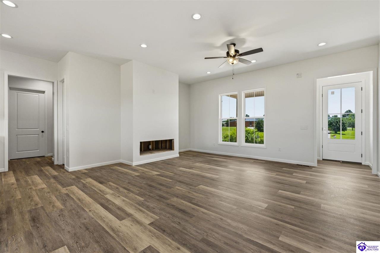 414 Greenhill Street Property Photo 3