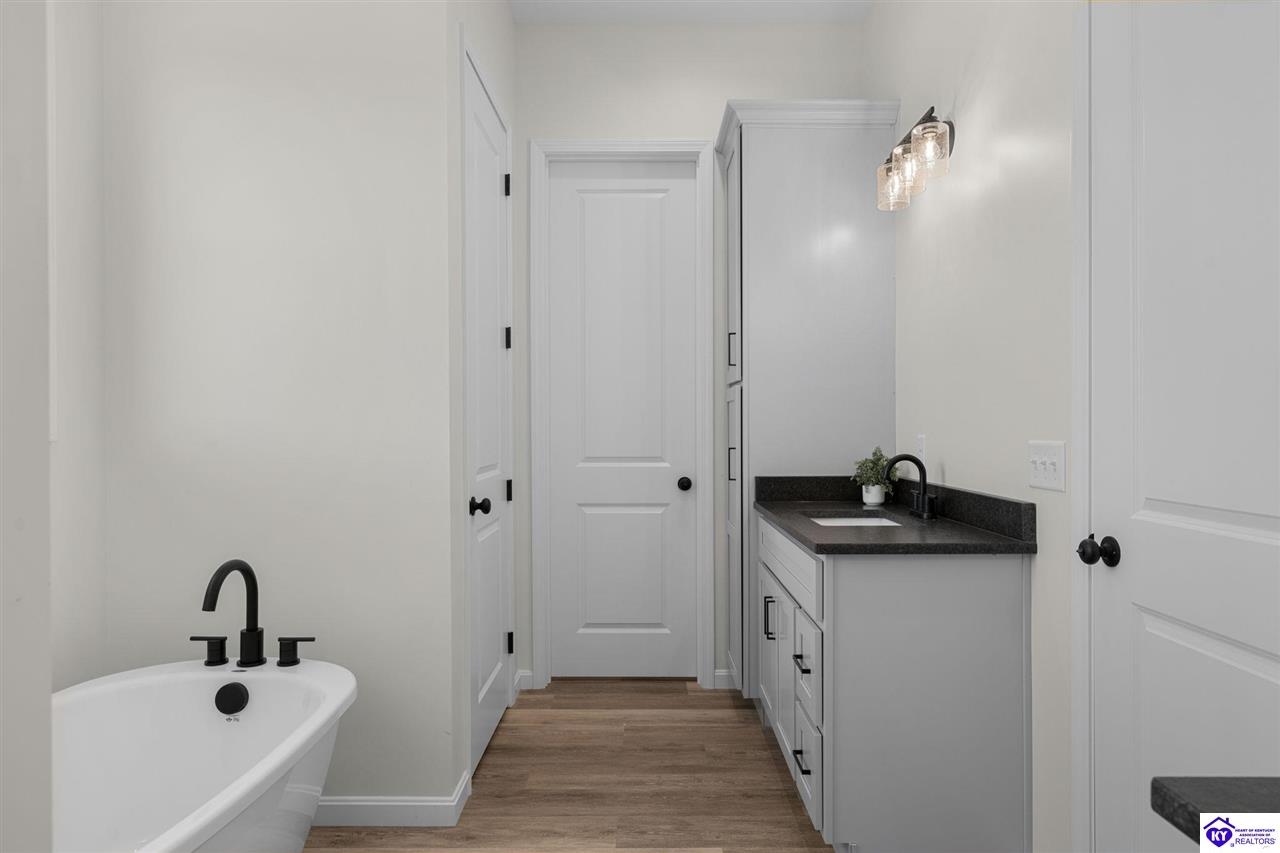 414 Greenhill Street Property Photo 14