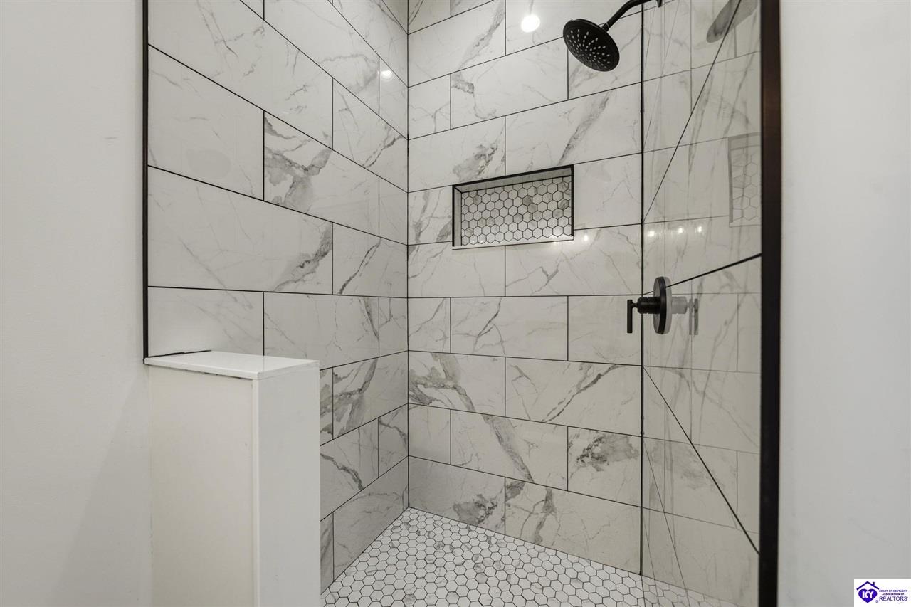 414 Greenhill Street Property Photo 11