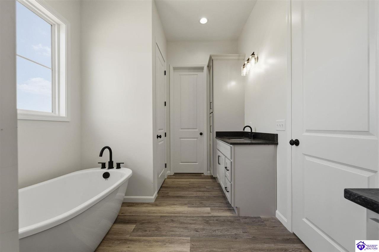 414 Greenhill Street Property Photo 12