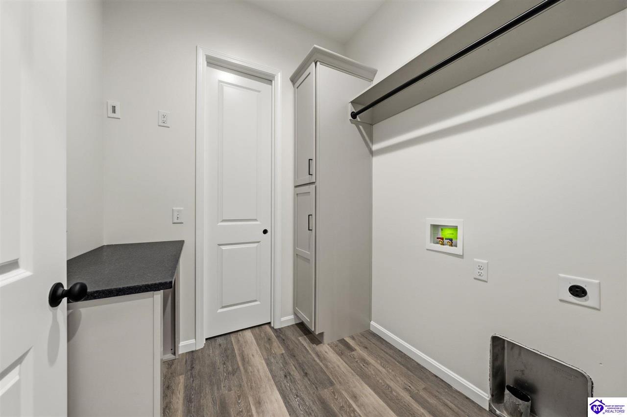 414 Greenhill Street Property Photo 15