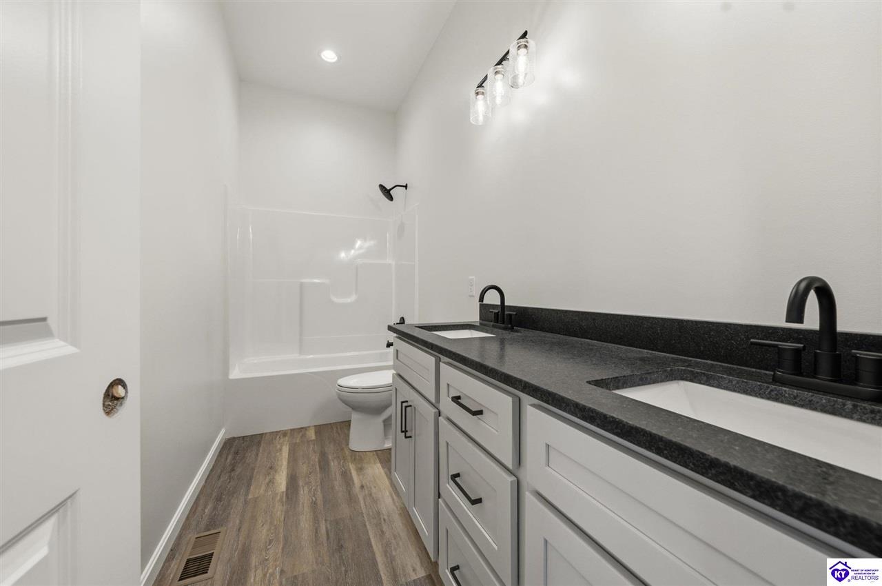 414 Greenhill Street Property Photo 19