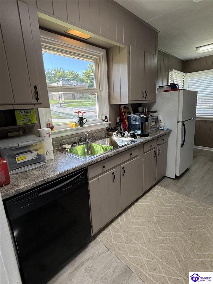 100 Wall Street Property Photo 26