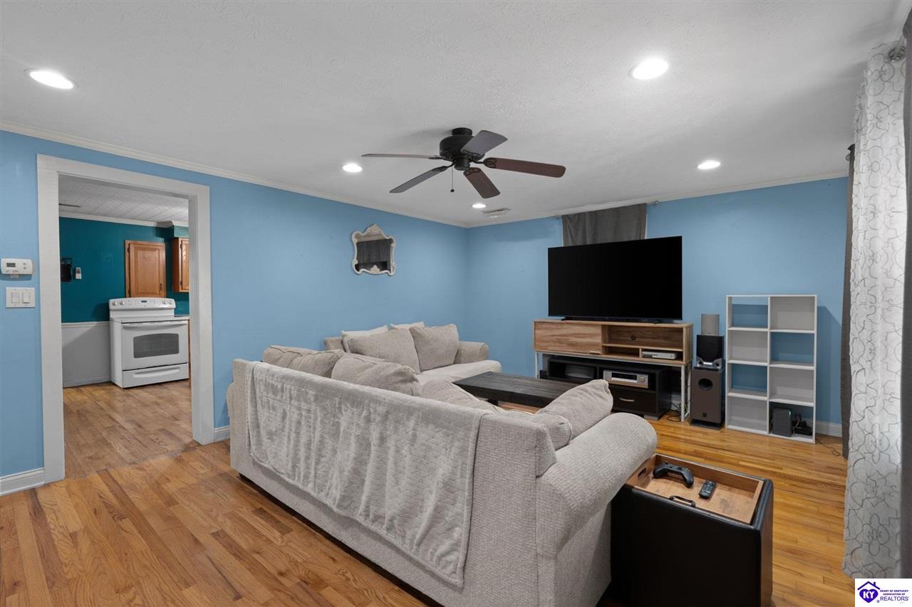 6966 Old Greenhill Road Property Photo 2