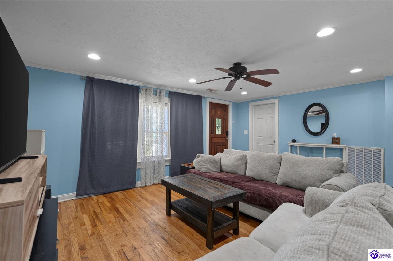 6966 Old Greenhill Road Property Photo 3