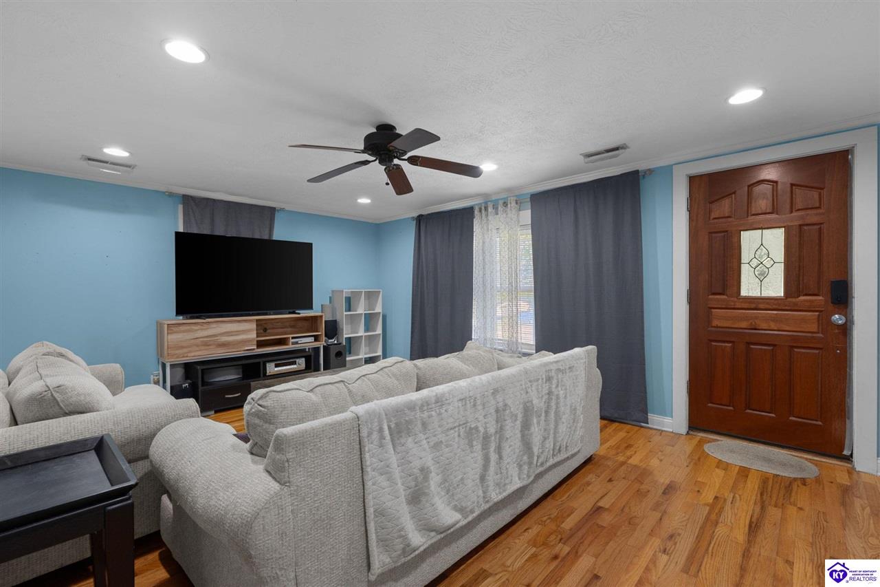 6966 Old Greenhill Road Property Photo 4