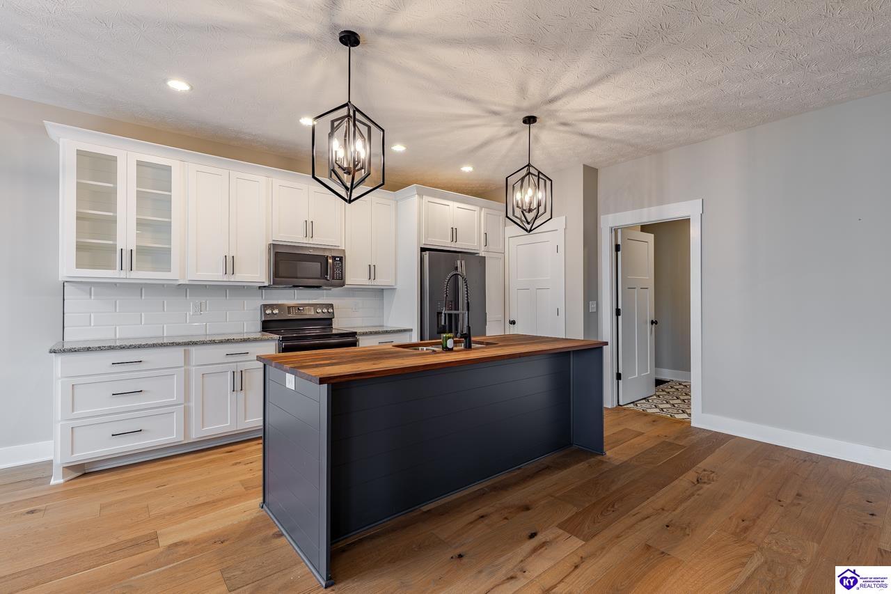 200 Gaston Circle Property Photo 8