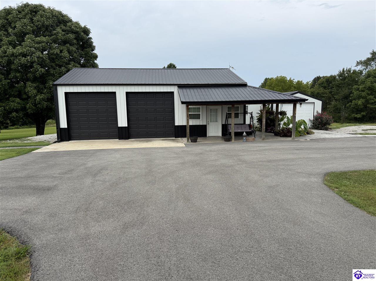 5383 Lilac Road Property Photo 3