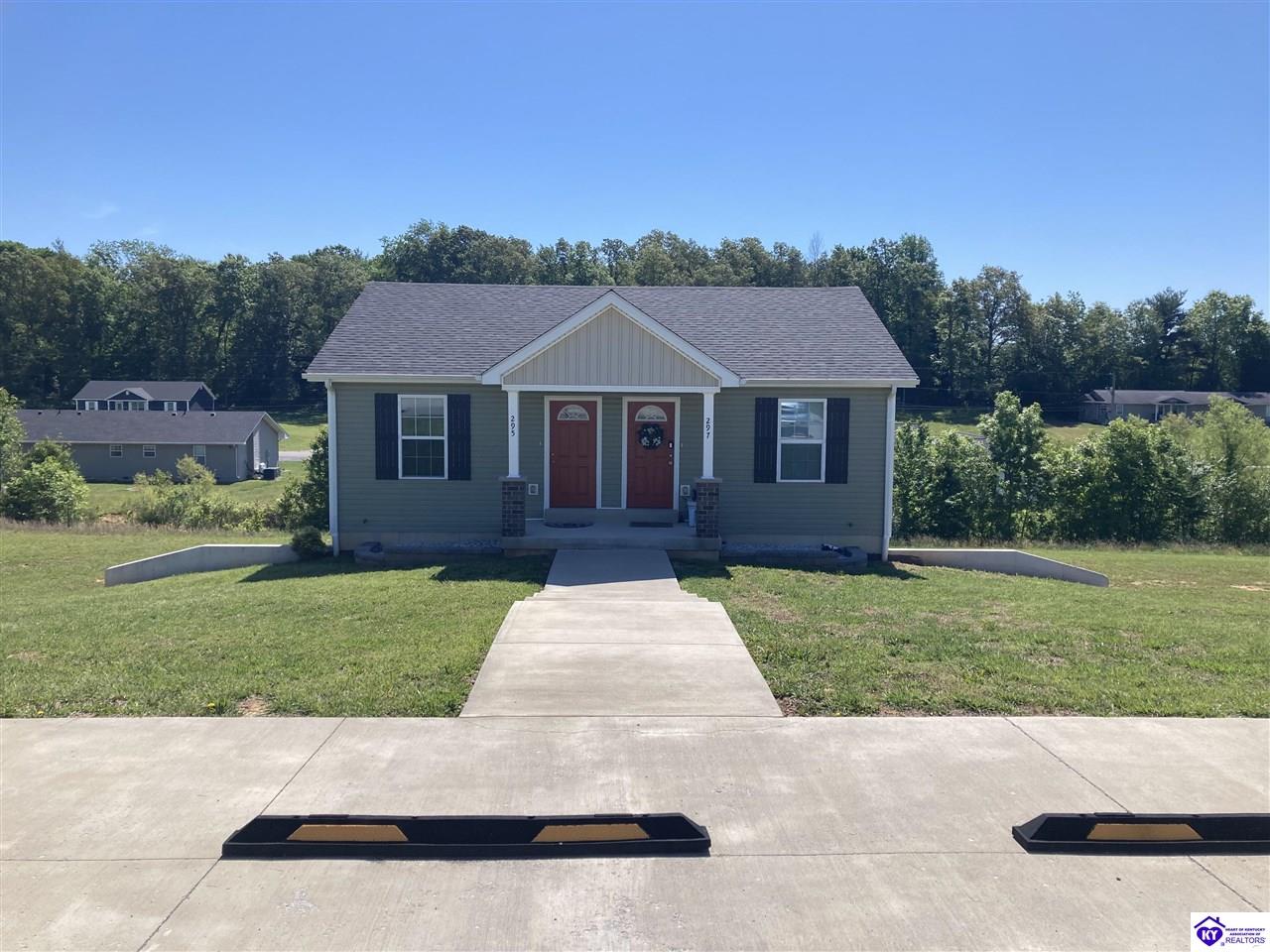 295/297 Palmetto Loop Property Photo 1