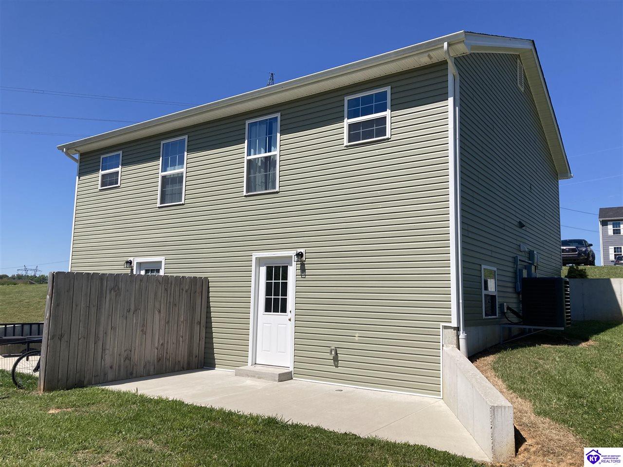 295/297 Palmetto Loop Property Photo 2