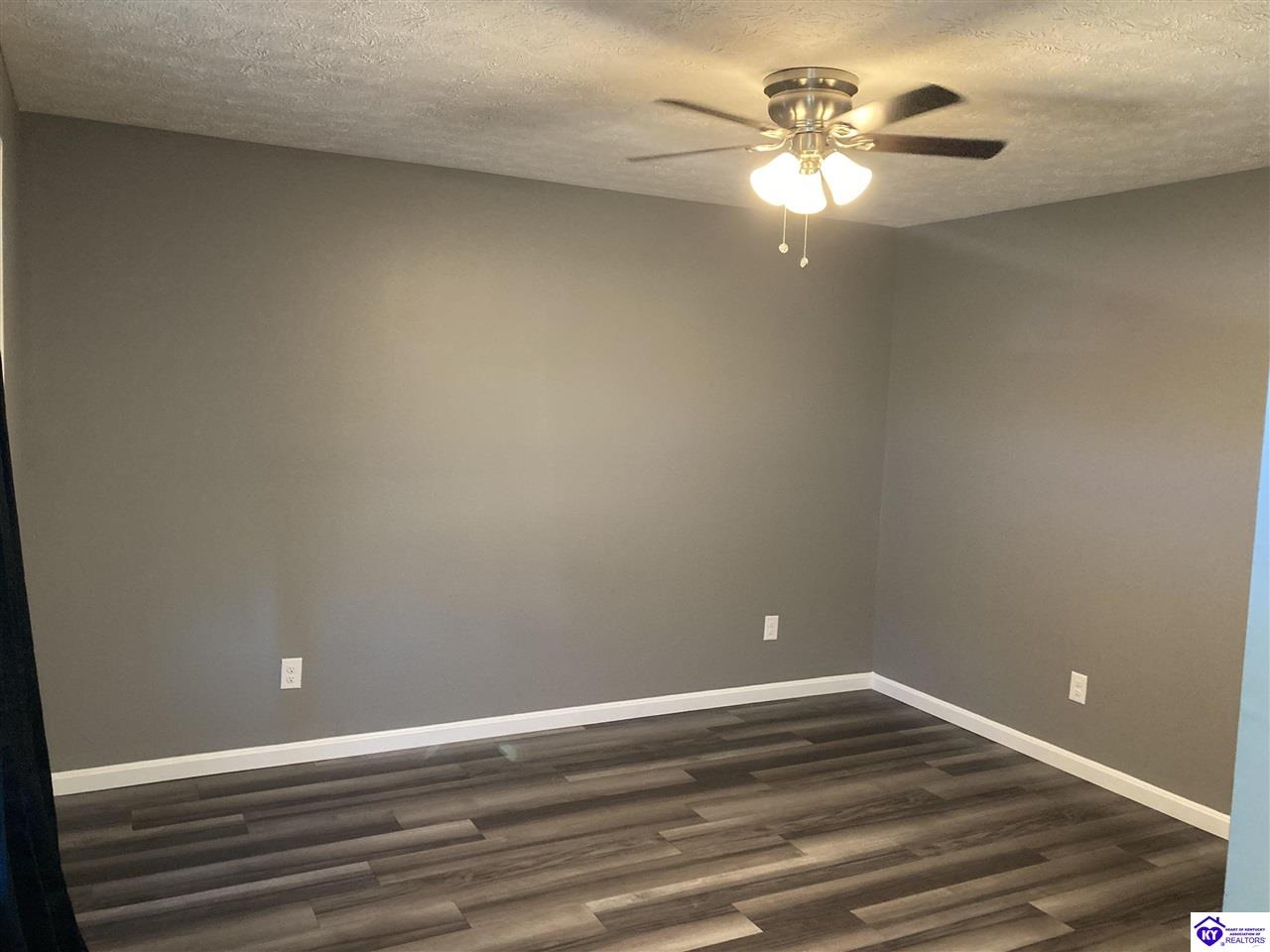 295/297 Palmetto Loop Property Photo 3