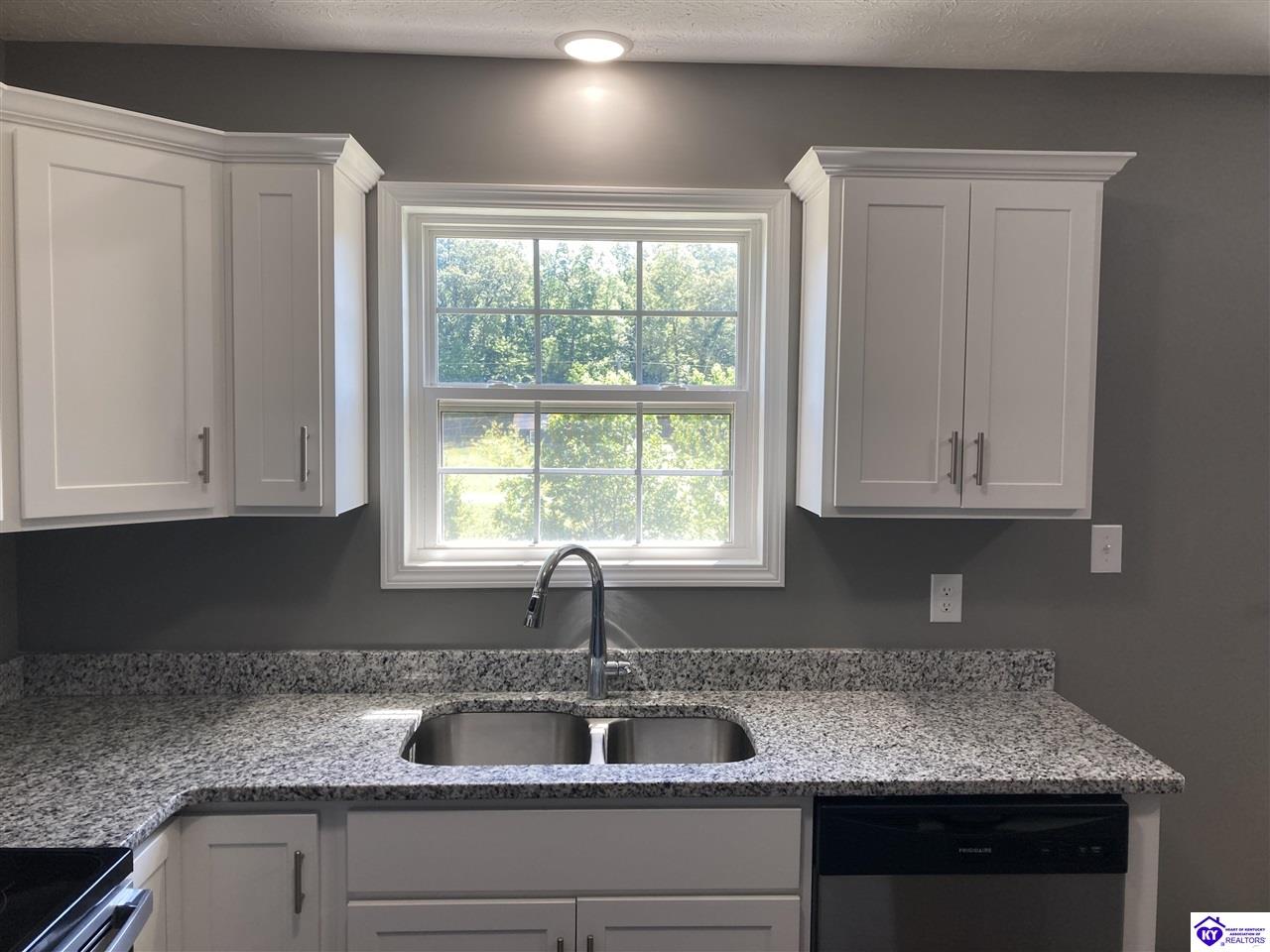 295/297 Palmetto Loop Property Photo 5