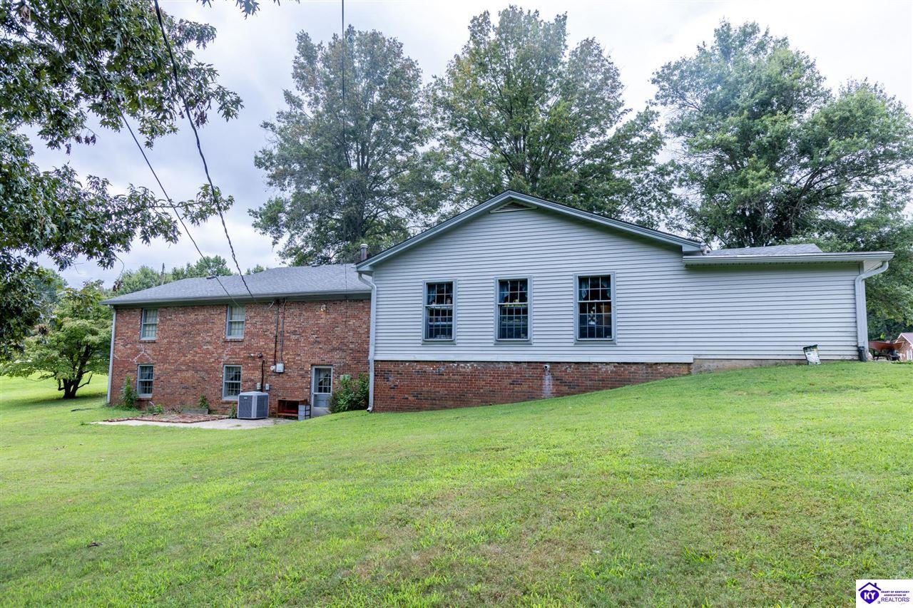 202 S Hillcrest Drive Property Photo 5