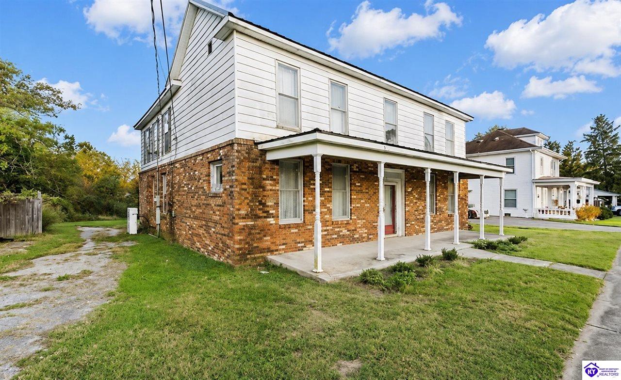 214 N Walnut Street Property Photo 2