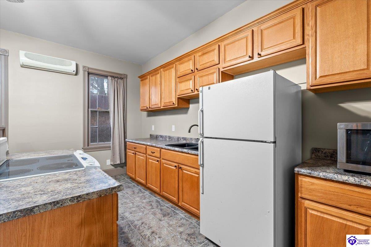 214 N Walnut Street Property Photo 11