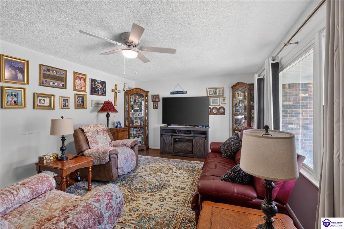 405 Natalie Drive Property Photo 8