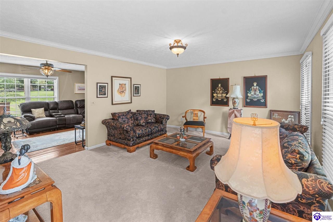 39 Honeysuckle Way Property Photo 5
