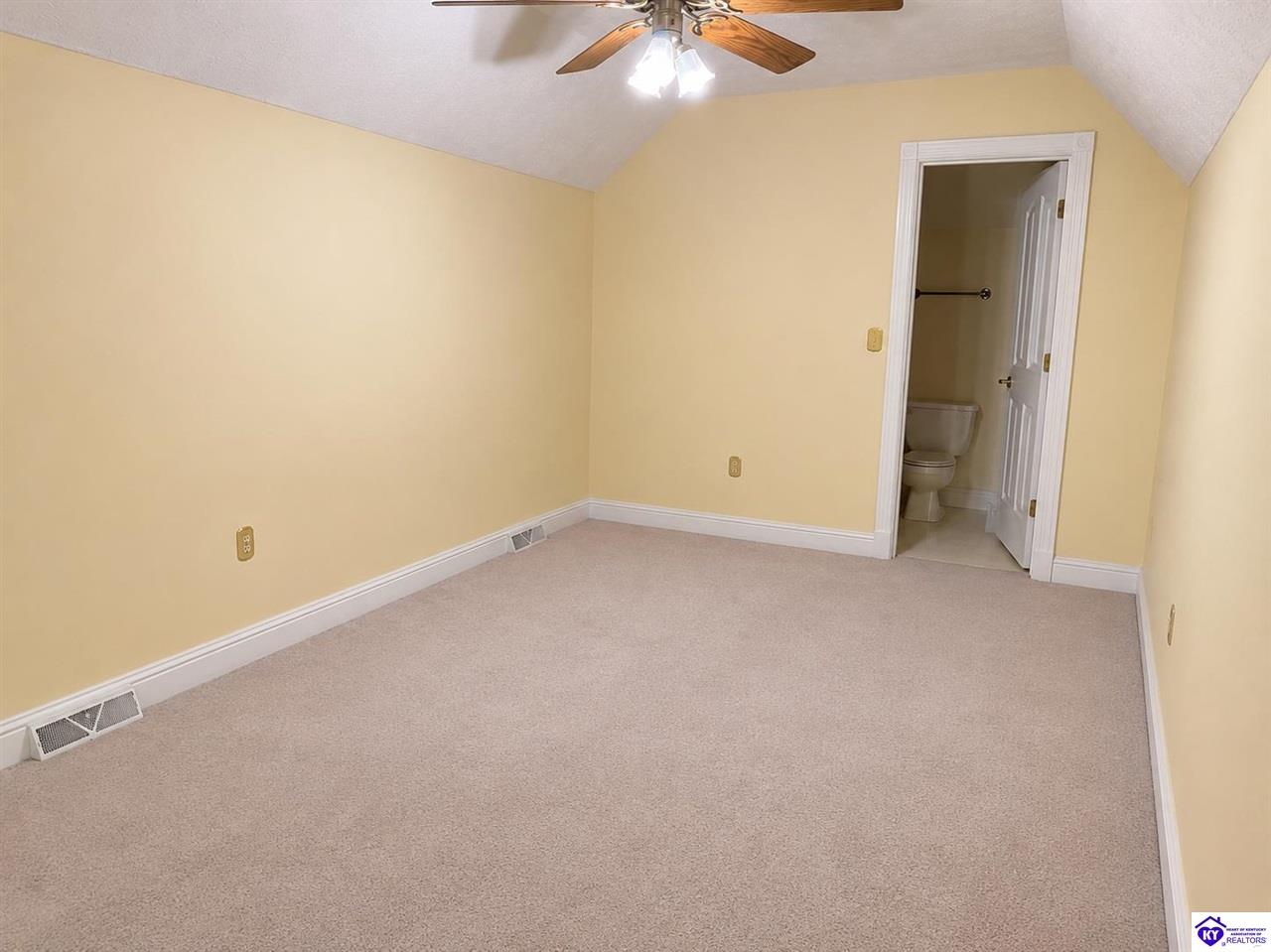 305 Warren Place Drive Property Photo 11