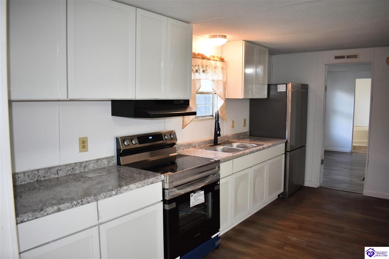 398 Guy Court Property Photo 11