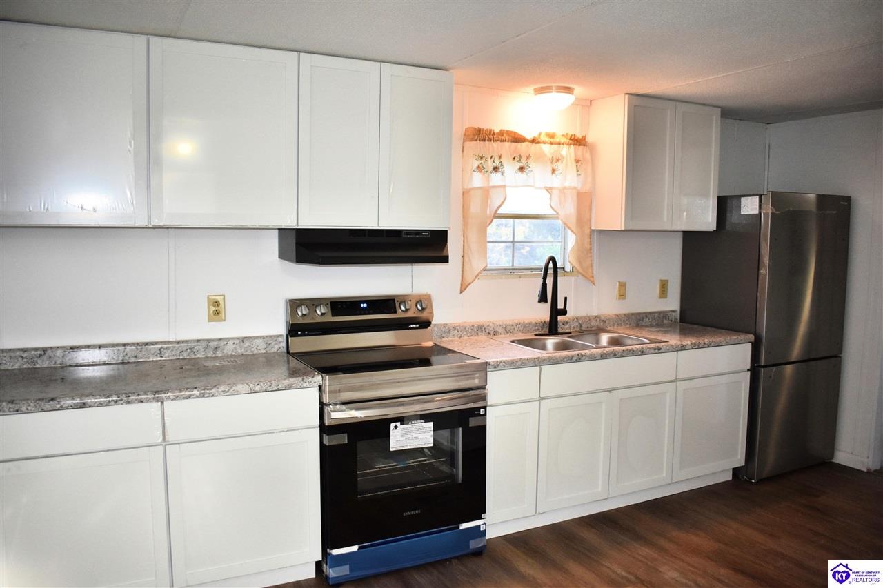398 Guy Court Property Photo 12