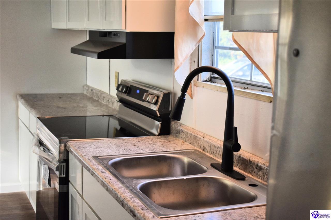 398 Guy Court Property Photo 13