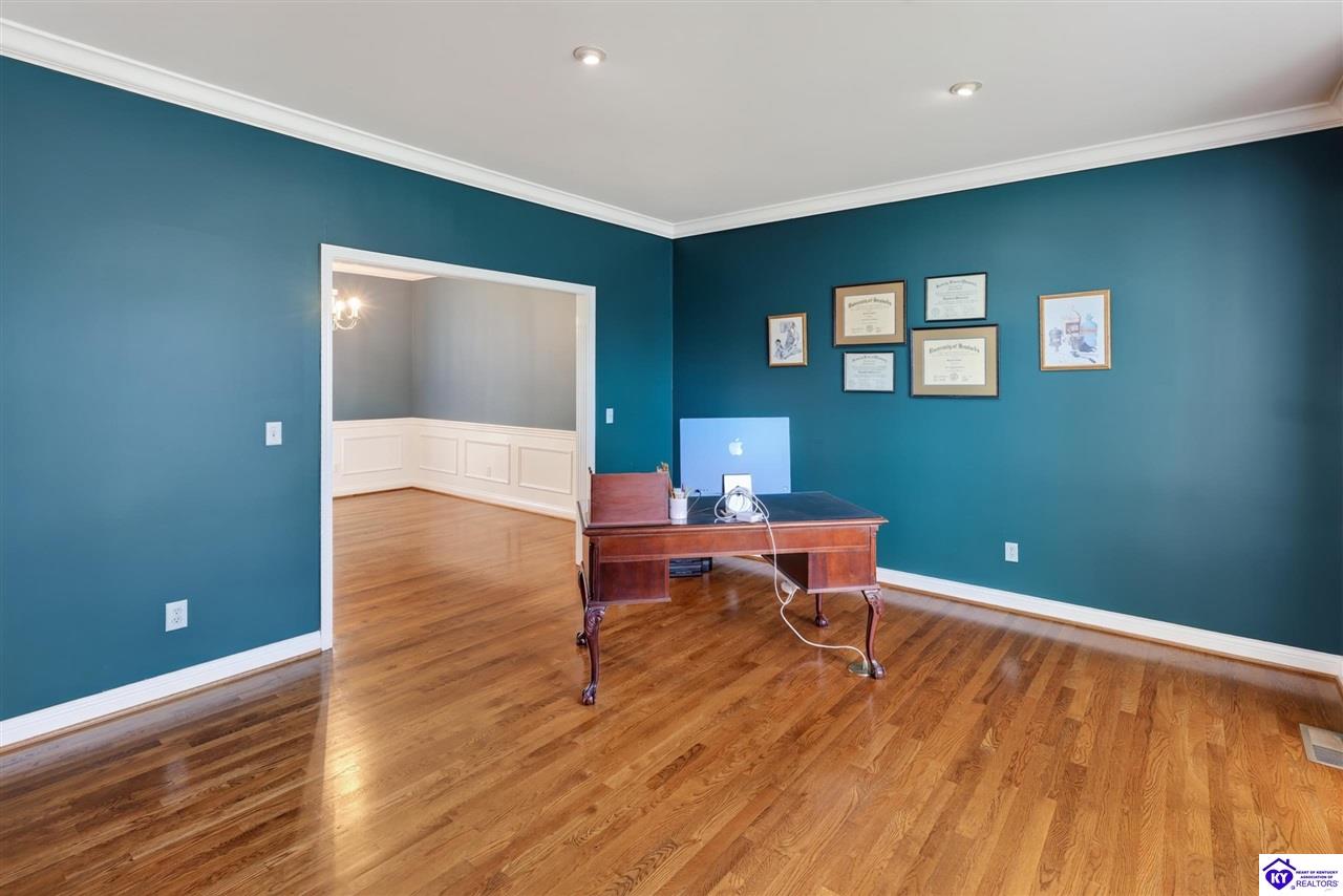 106 Dover Court Property Photo 3