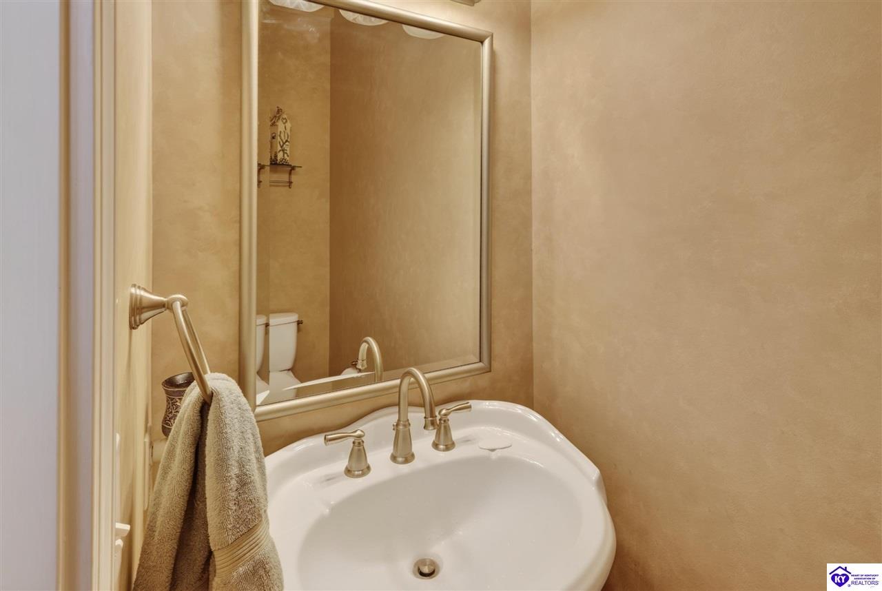 106 Dover Court Property Photo 17